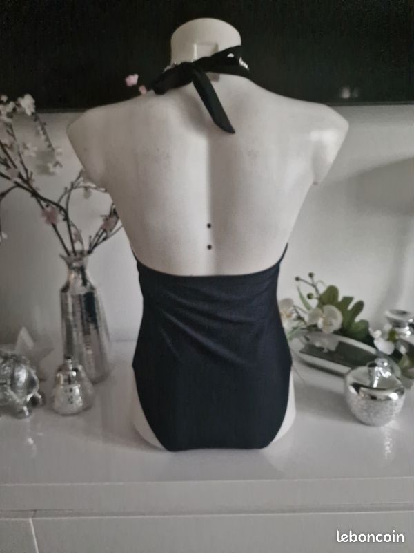 Un maillot de bain noir 1 pièce taille 40 marque Wamea Beach (image 11)
