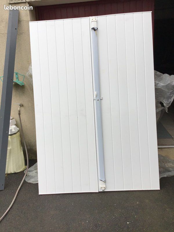 Volet PVC neuf (image 1)