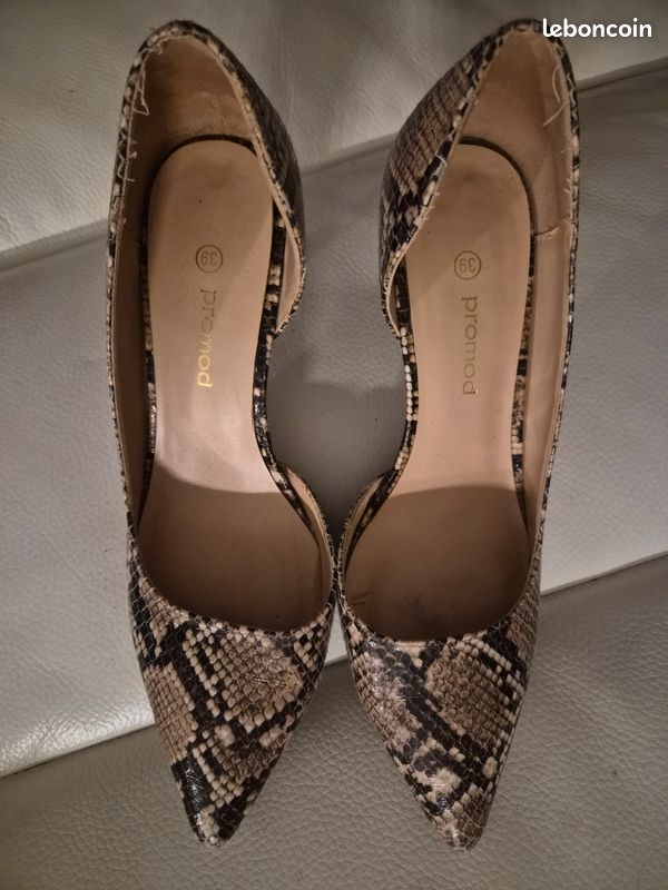Escarpins BCBGeneration Parade - Thème Serpent - Talon Ultra Haut 10cm - Taille 8 - Beige