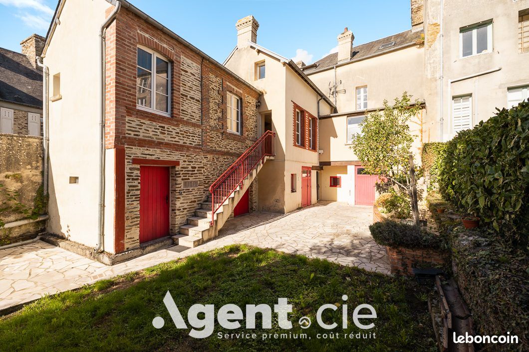Maison 10 pièces 176 m² · à Balleroy-sur-Drôme · 176 m² · 279 900 €