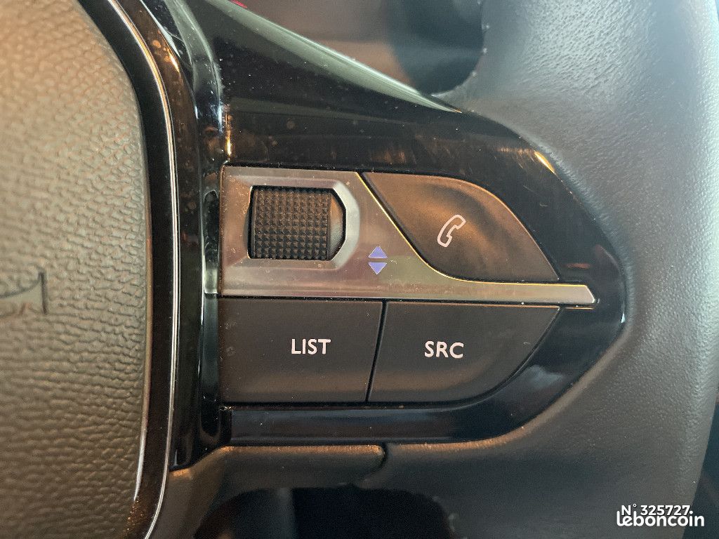 Peugeot 208 PURETECH 100 S&S BVM6 STYLE (image 26)