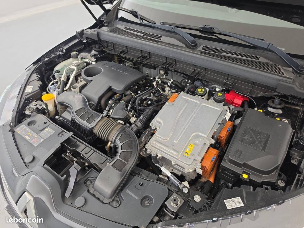 RENAULT Arkana E-Tech 145 - 21B Intens (image 27)