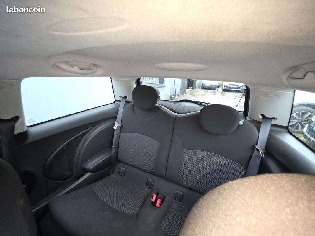 MINI HATCH R56 1.4i - 95 One (image 7)