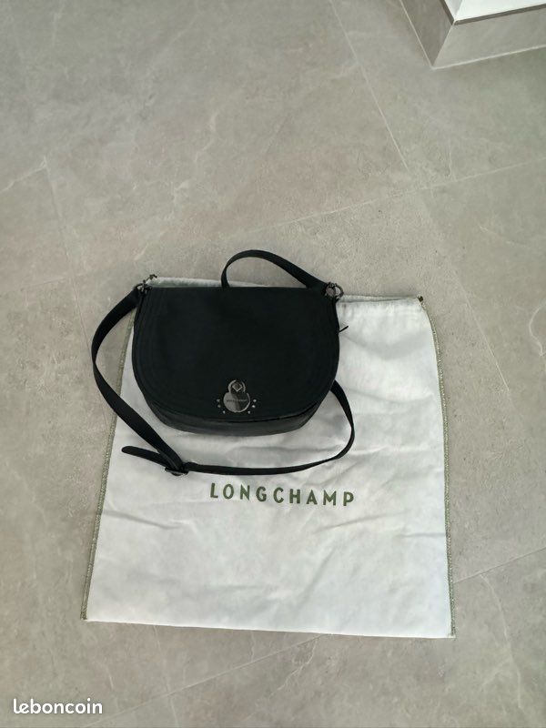 Longchamp Sac bandoulière modèle M cavalcade noir Accessoires