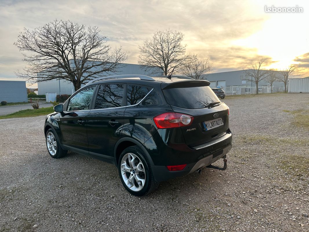 Ford Kuga 2.0 TDCi Titanium 163 CV 4x4 Très Bon Etat... (image 3)