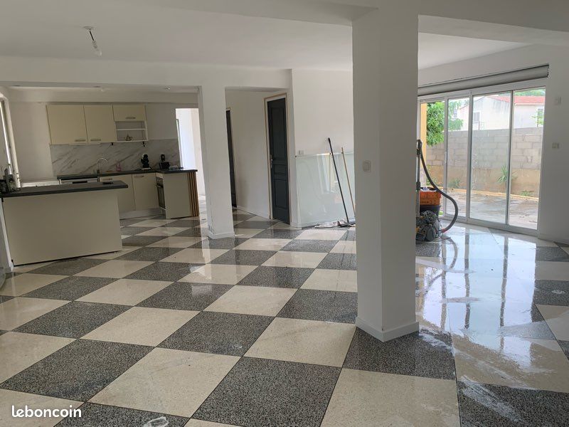 Maison 7 pièces 170 m² · à Vauvert · 170 m² · 250 000 €