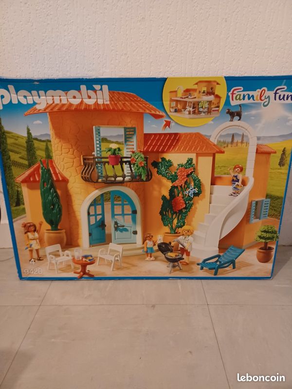 Playmobiles (image 1)