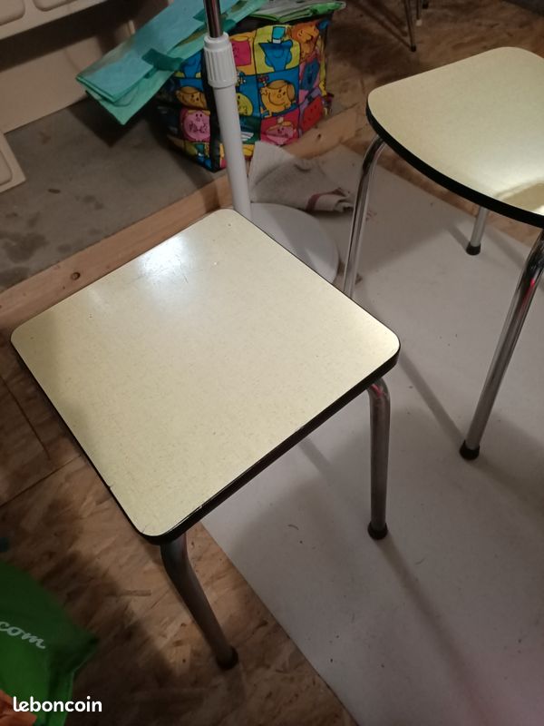 Table + 2 chaises + 1 tabouret vintage (image 4)
