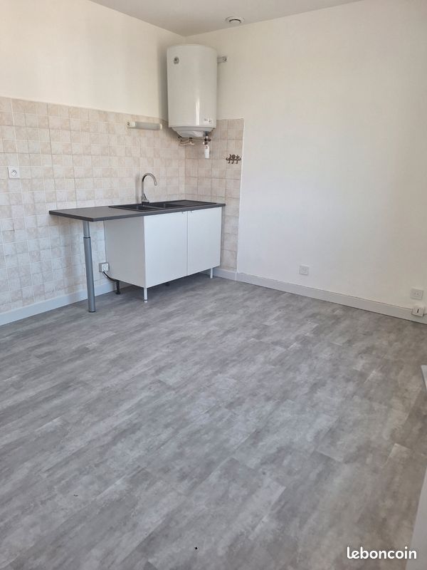 Appartement 2 pièces 24 m² · à Vénissieux · 24 m² · 550 €