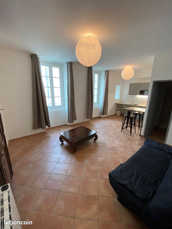 Appartement 1 pièce 27 m² · à Nîmes · 27 m² · 490 €