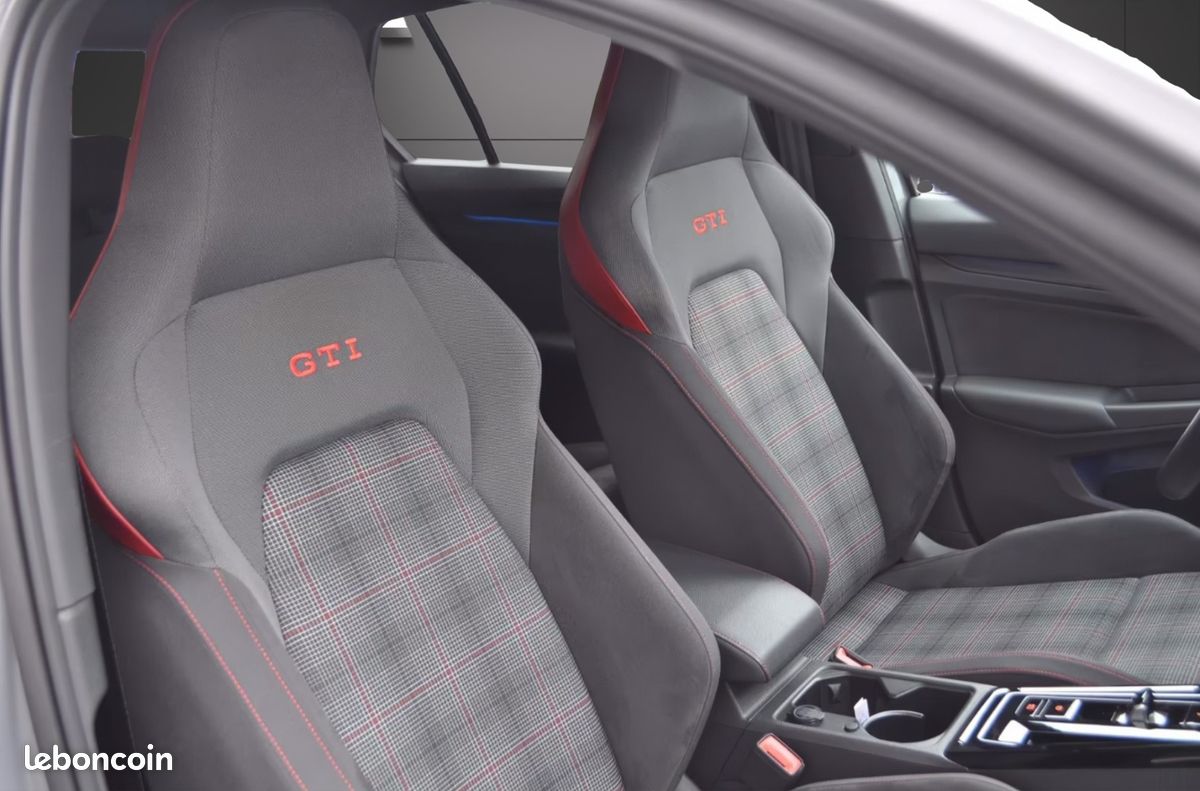 Volkswagen Golf 2.0 TSI 245ch GTI DSG7 - Caméra de recul - Sièges chauffants - Carplay (image 11)