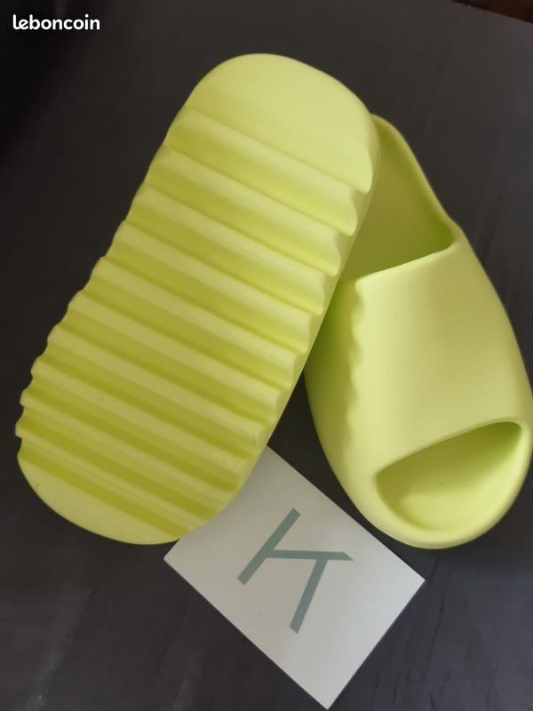 adidas gazelle silver green womens Adidas Yeezy Slide Onyx main image 0