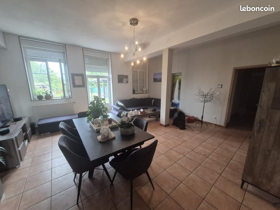 Maison 6 pièces 180 m² · à Bugnicourt · 180 m² · 970 €