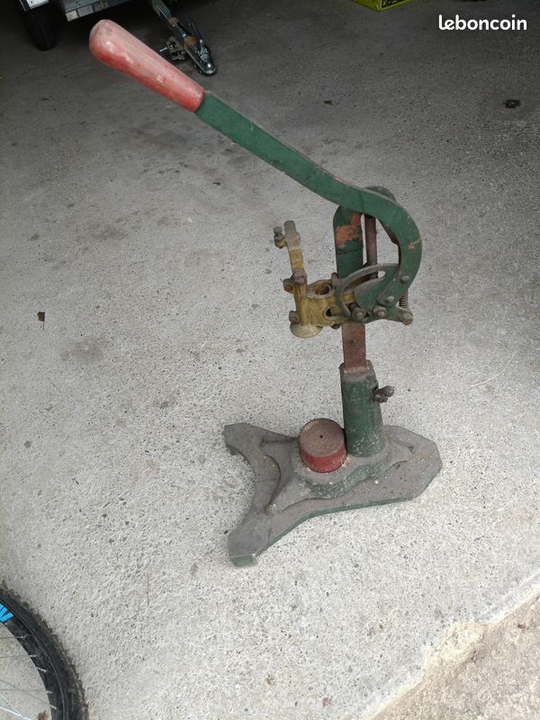 Machine à boucher les bouteilles de vin (image 2)