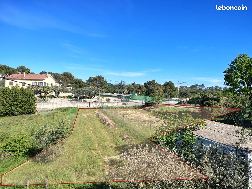 Terrain constructible · à Rousson · 75 000 €