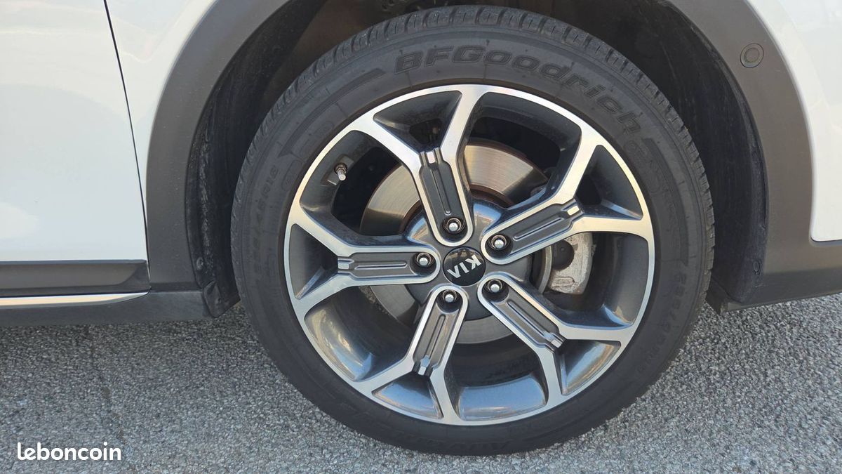 Kia Xceed 1.6 T-GDi 204 DCT7 Launch Edition (image 17)