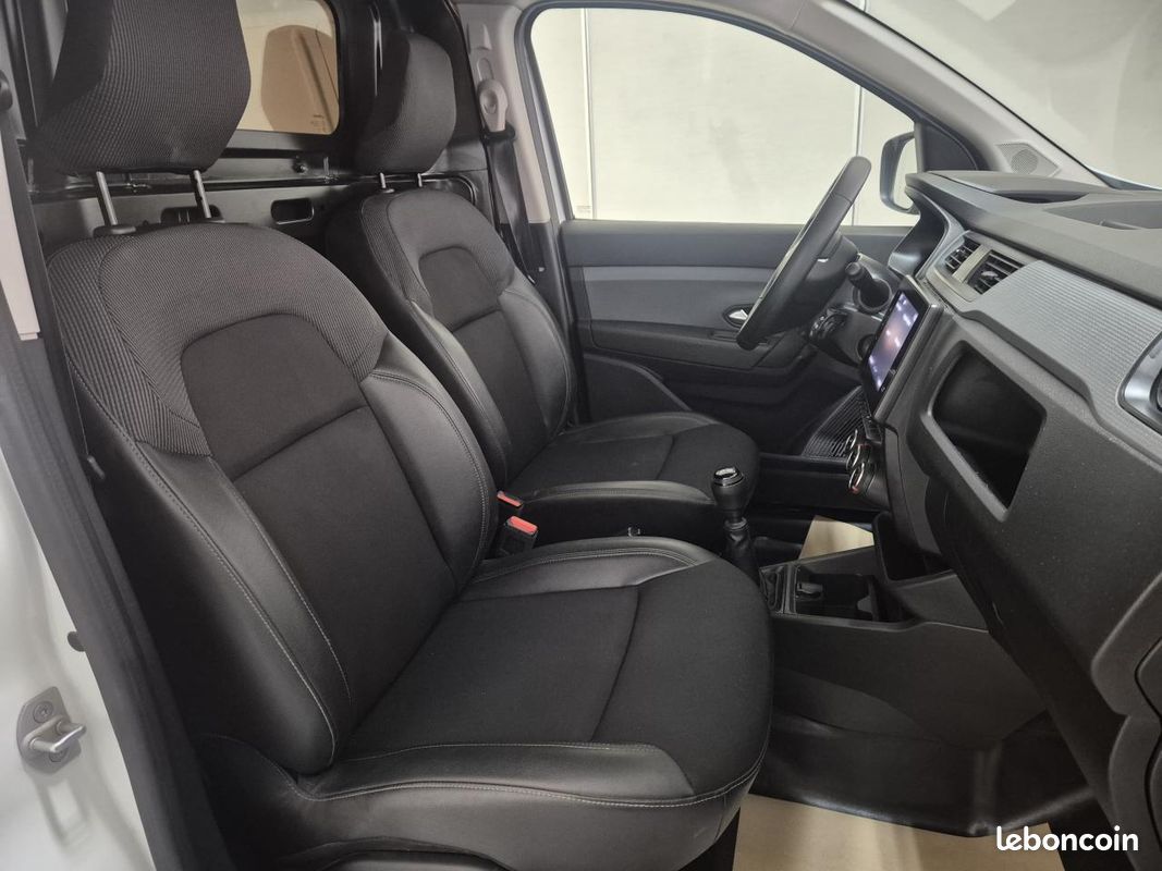 RENAULT EXPRESS 1.5 Blue dCi 95 22 II VAN FOURGON Confort (image 9)