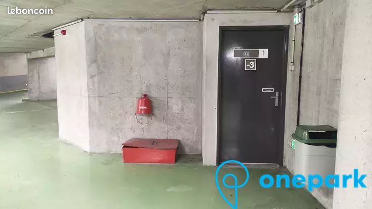 Parking 12 m² · à Paris · 12 m² · 227 €/mois