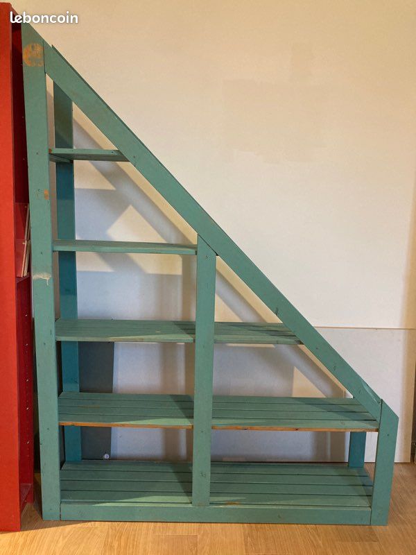 Étagère en bois triangulaire (image 1)