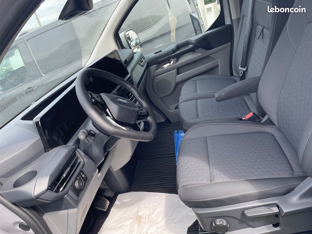 Ford transit custom fourgon 320 l1h1 2.0 ecoblue 170 ch bva8 limited (image 7)
