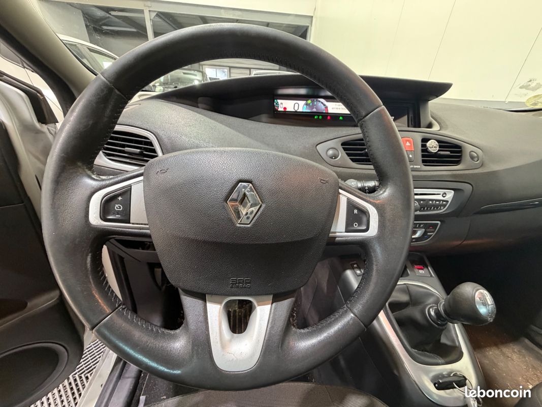 RENAULT SCENIC III dCi 130 FAP Energy eco2 Expression (image 6)