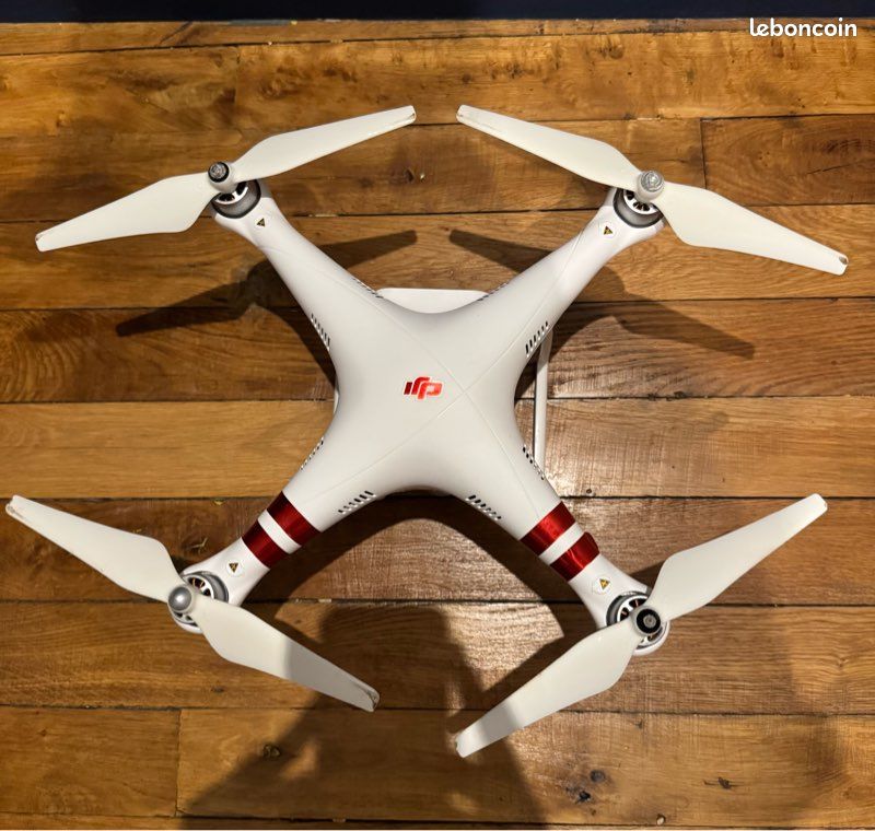 Drone DJI Phantom 3 (image 1)