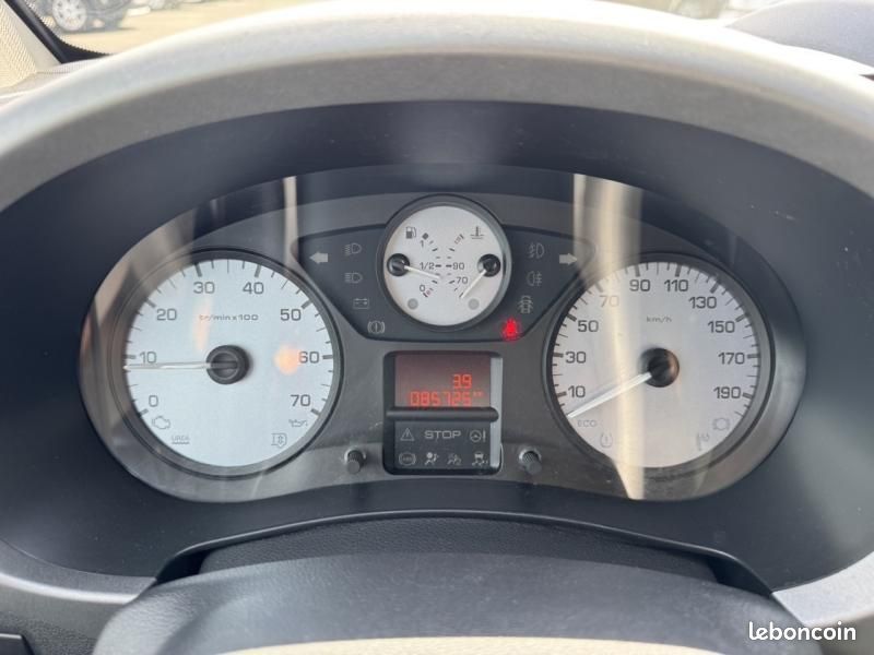 Citroen Berlingo BlueHDi 100ch Feel (image 12)