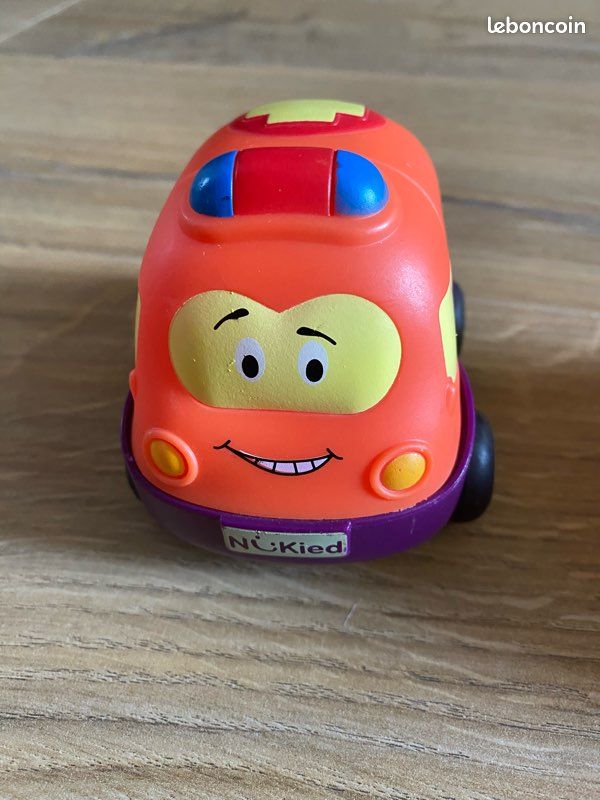 2 petites voitures à friction (image 5)