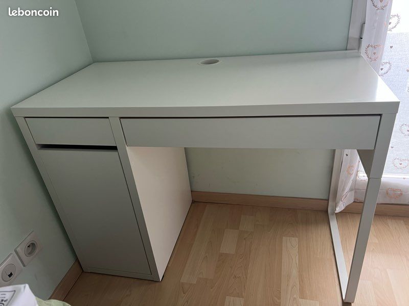 Bureau Ikea (image 1)