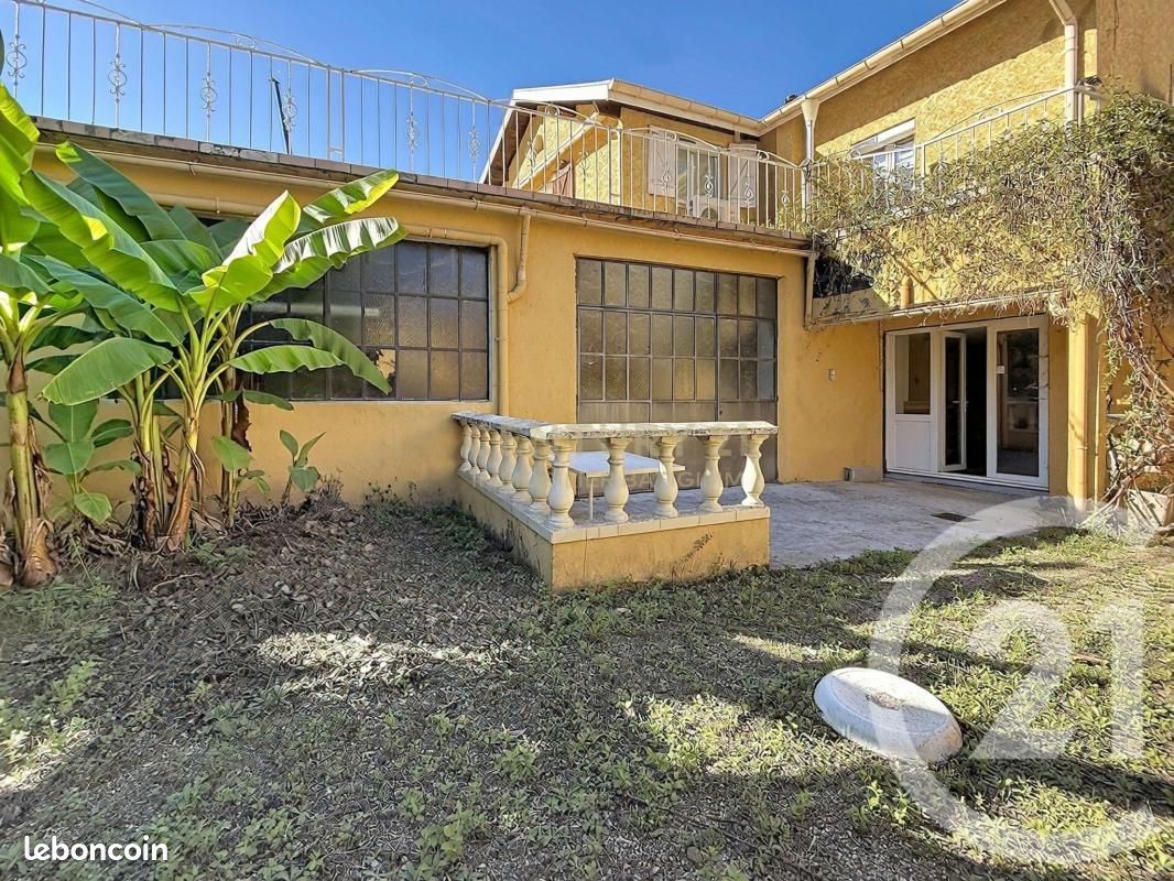Maison 8 pièces 253 m² · à Bourgoin-Jallieu · 253 m² · 450 000 €