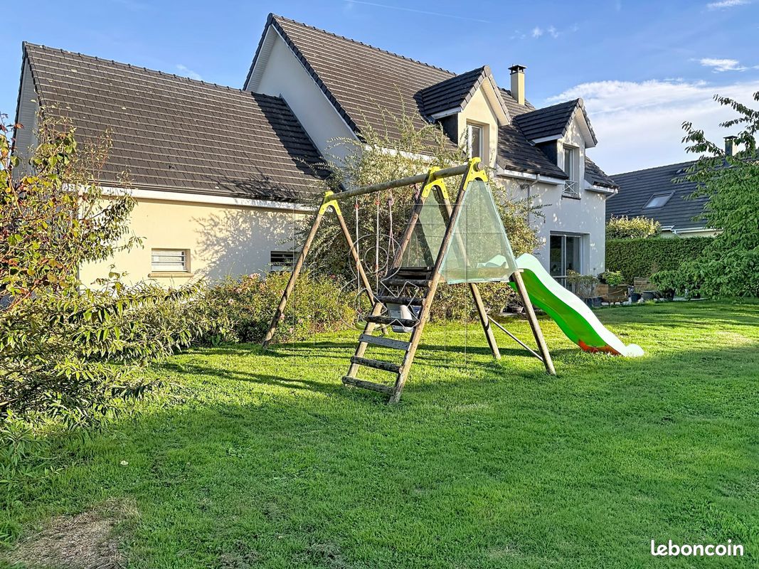 Maison 7 pièces 144 m² · à Montmain · 144 m² · 379 000 €