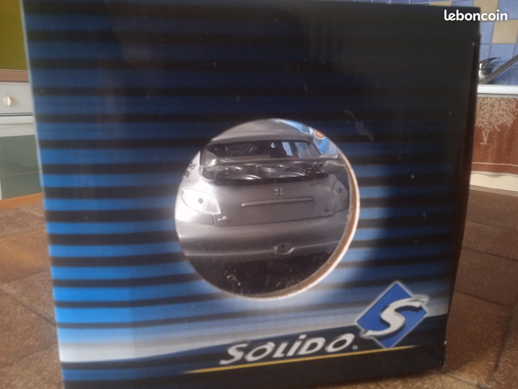 Solido Prestige. E:1/18. Peugeot 206 Tuning MTK. Berline coupé 2P. Réf. 8181