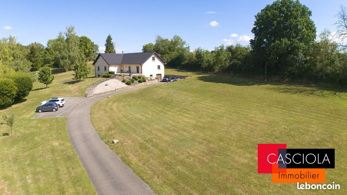 Maison 7 pièces 216 m² · à Courcelles-Chaussy · 216 m² · 520 000 €