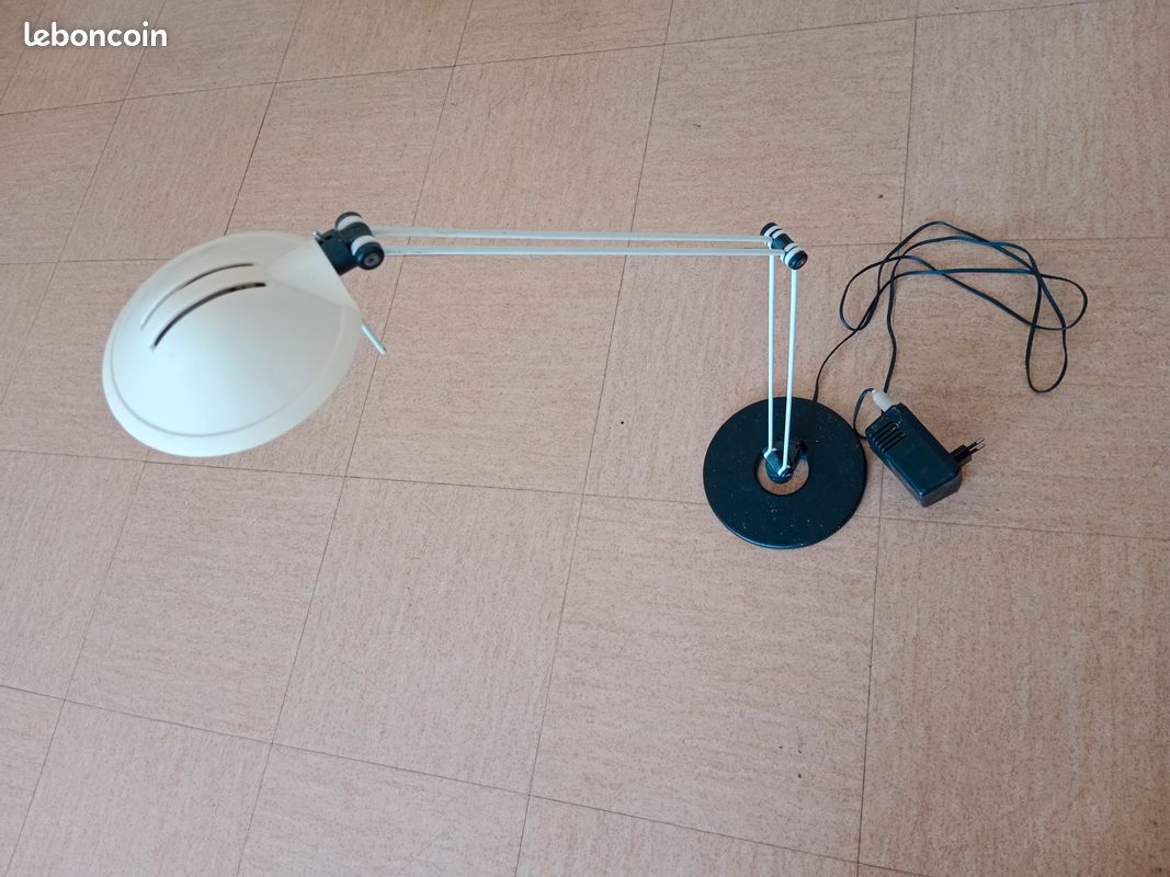 Lampe bureau articulée (image 1)
