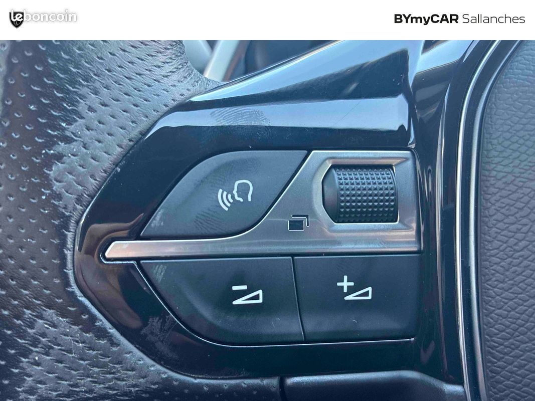 PEUGEOT 3008 Hybrid4 300 e-EAT8 GT Pack (image 29)