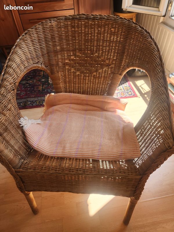 Fauteuil en osier (image 1)