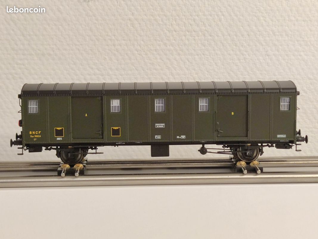 Ree Modeles VB312 Voiture Fourgon OCEM 32, Toit Et Bouts Noirs Feux Fonctionnels Region Sud Est Sncf 4412345022115