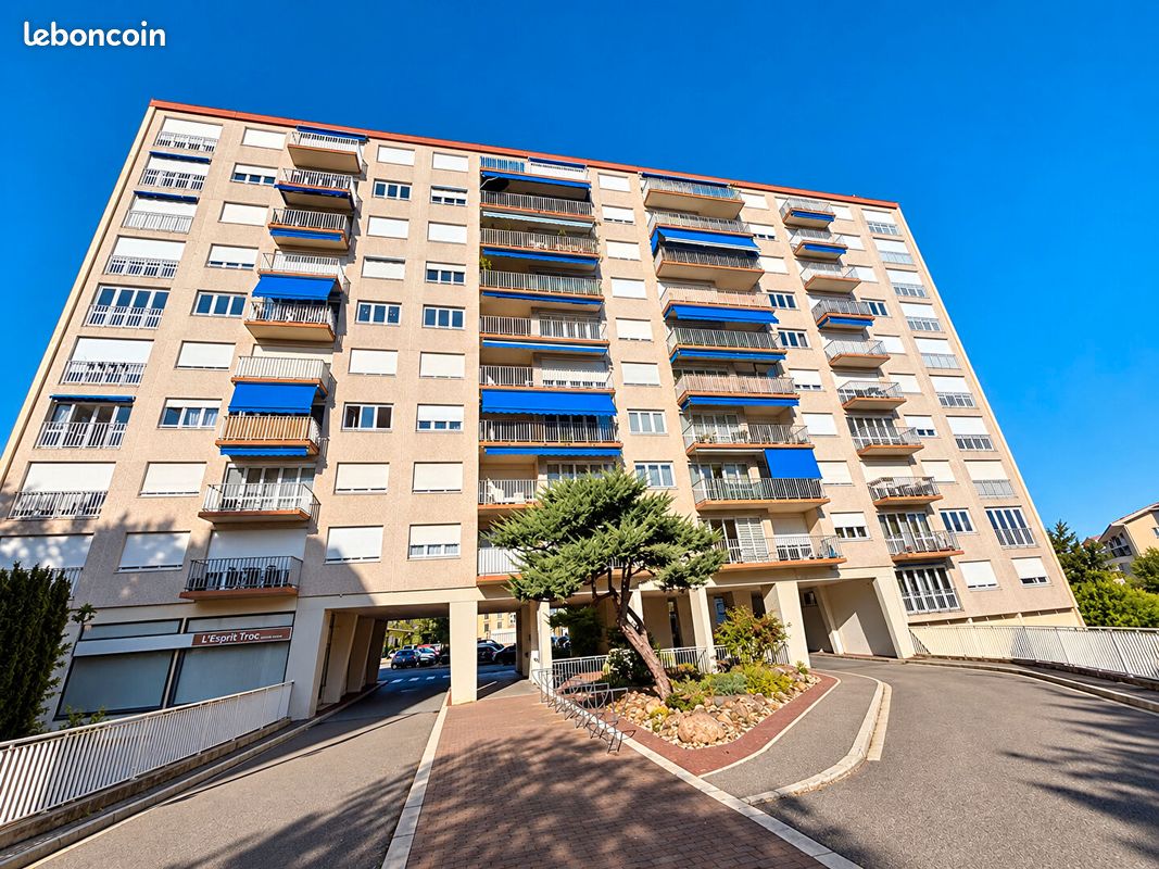 Appartement 6 pièces 106 m² · à Roanne · 106 m² · 199 000 €