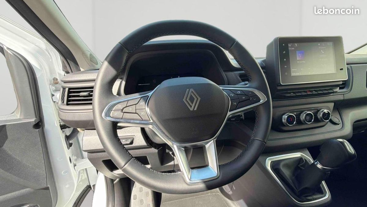 Renault Trafic E-TECH ELECTRIQUE FOURGON FGN L1H1 3T AC22 ADVANCE (image 12)