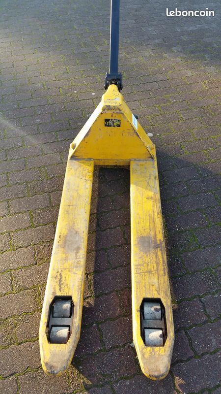 Tire pal ou transpalette 2,5 T (image 2)
