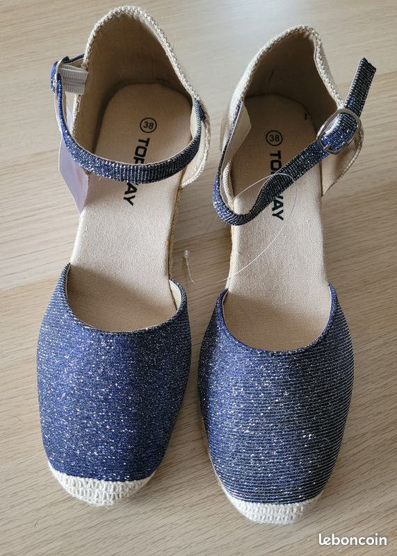 Espadrilles Femme neuves, talon compensé P38 (image 3)