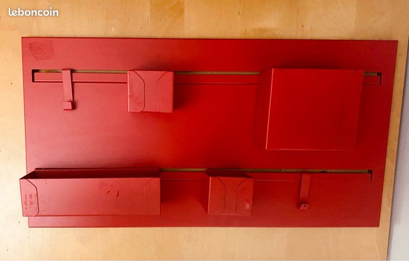 Étagère Murale à Jour Rectangulaire Rouge REGOLO - Fibre De Bois, Max 60x17 Cm - Neuf