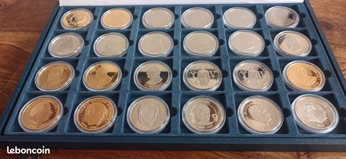 Coffret de 24 médailles neuves République Française valeur du neuf 524 euros (image 2)