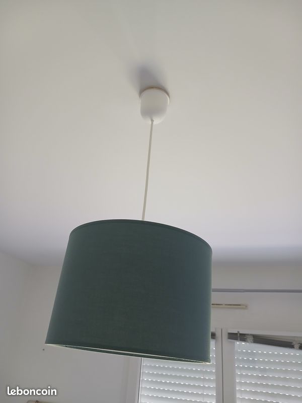 Suspension bleu (image 1)