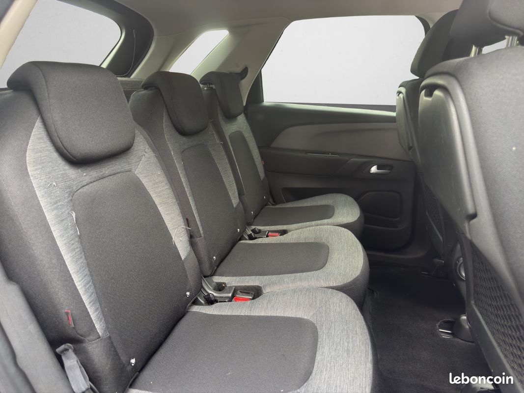 CITROEN GRAND C4 PICASSO PureTech 130 SS Feel (image 11)