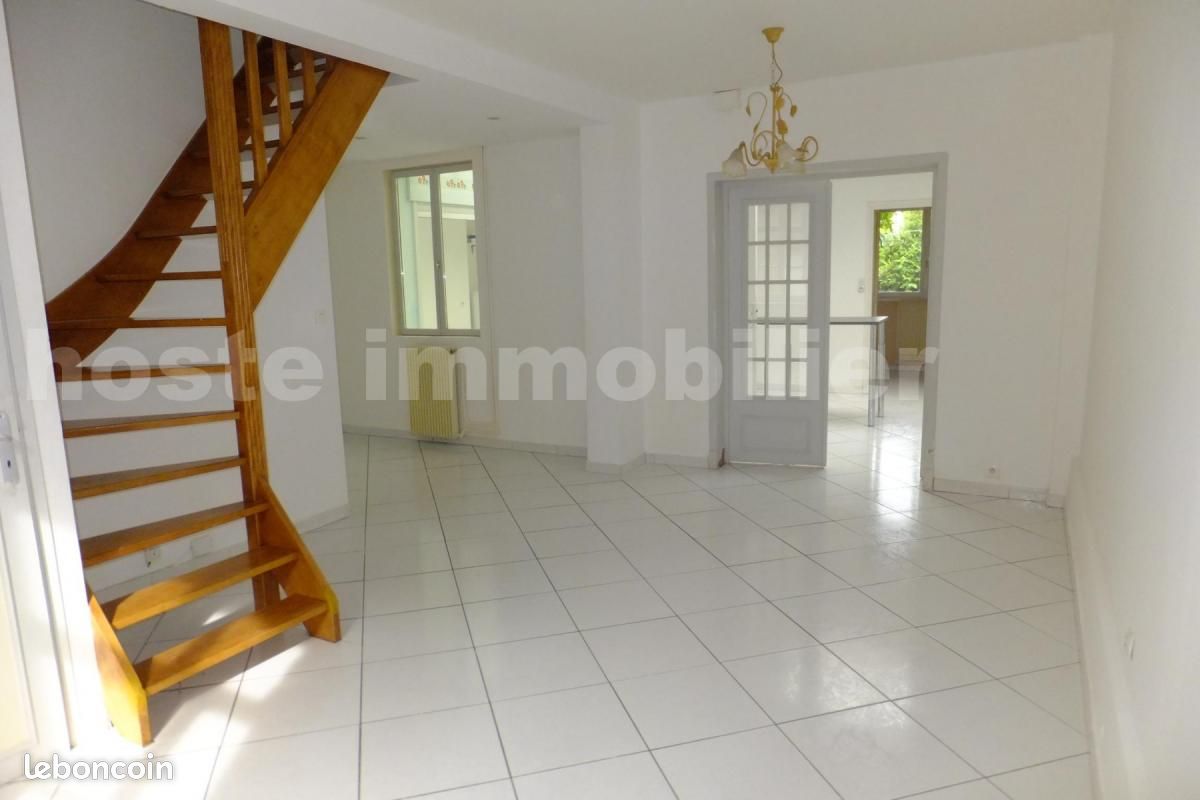 Maison 3 pièces 100 m² · à Tourcoing · 100 m² · 925 €/mois