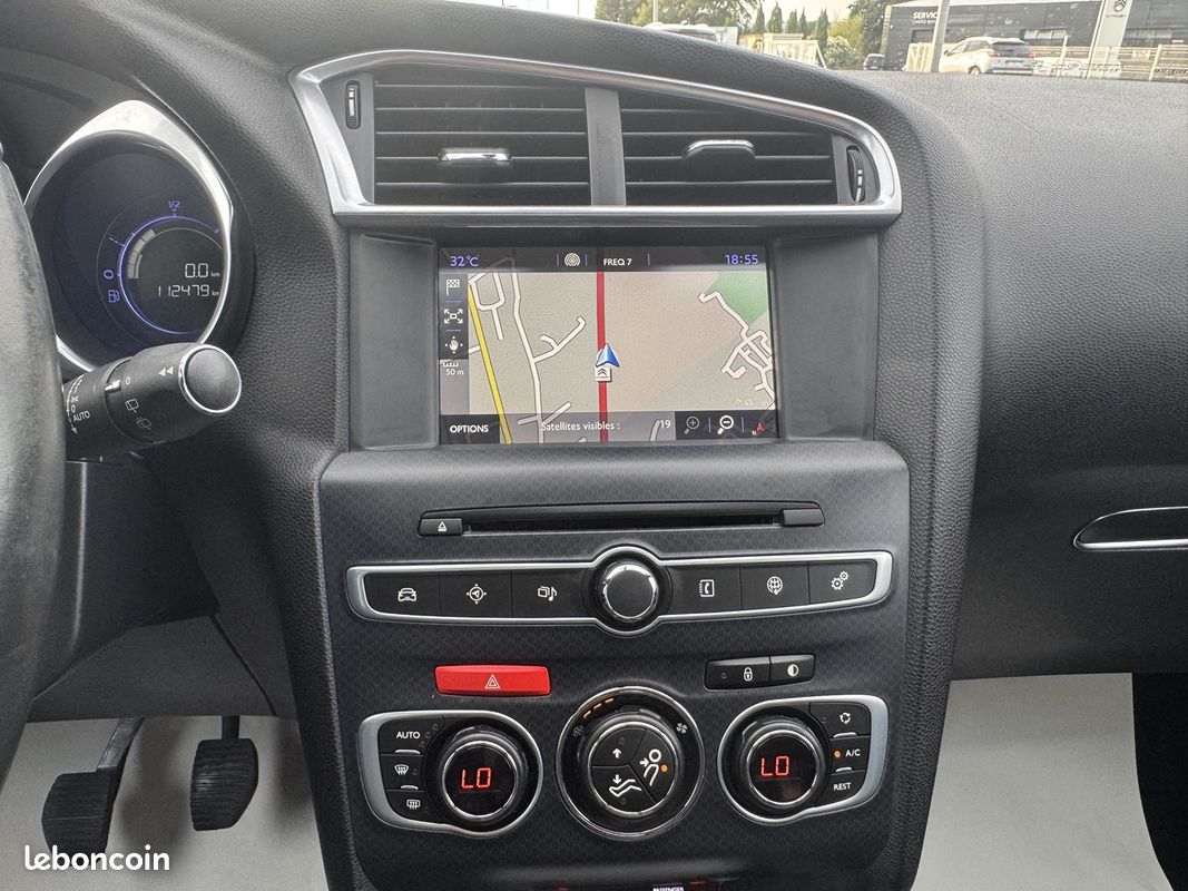 Citroen DS4 1.6 BLUEHDI 120CH SO CHIC S&S (image 17)