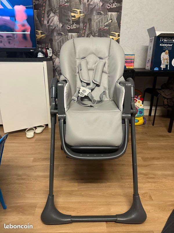 Chaise haute bébé (image 1)
