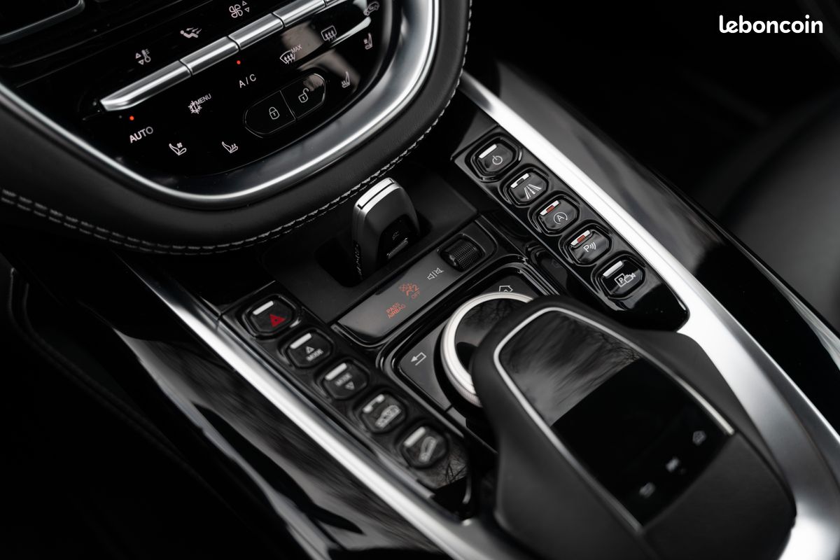 Aston Martin DBX 4.0 - Très belle configuration - Full entretien (image 9)