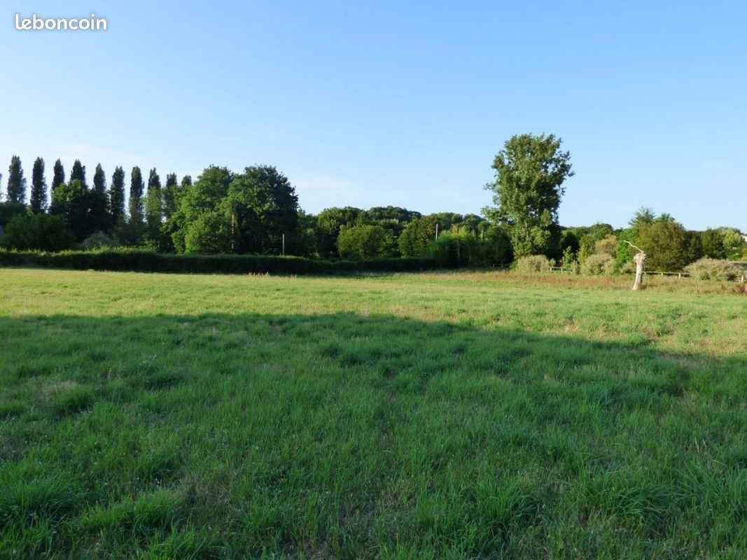 Terrain à bâtir de 793 m² à SAINT-PIERRE-DE-MONS (33) · 89 000 €
